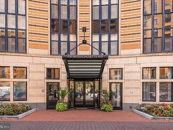 2nd image of 400 Massachusetts Ave NW APT 621
