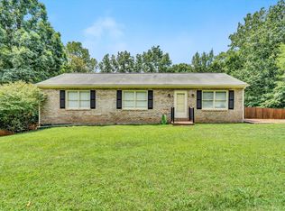 701 Oak Dr, Blue Ridge, VA 24064