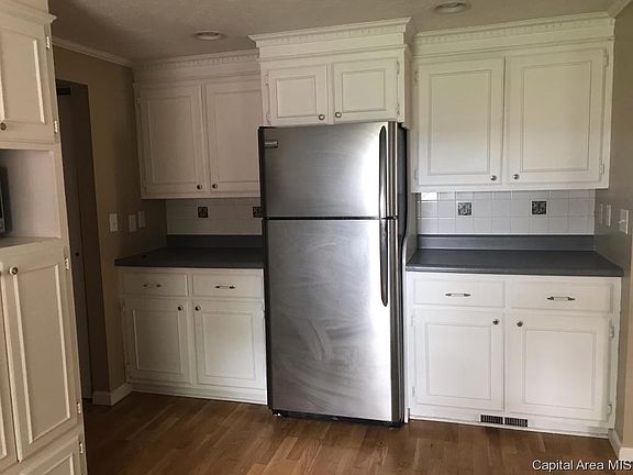 5th image of 1110 Henkle Dr