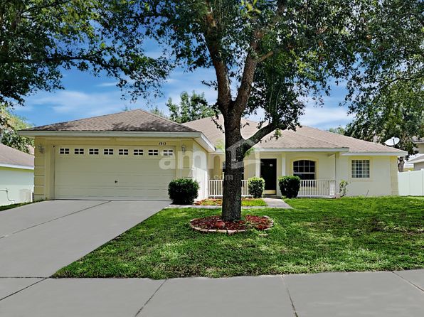 1913 Southern Oak Loop