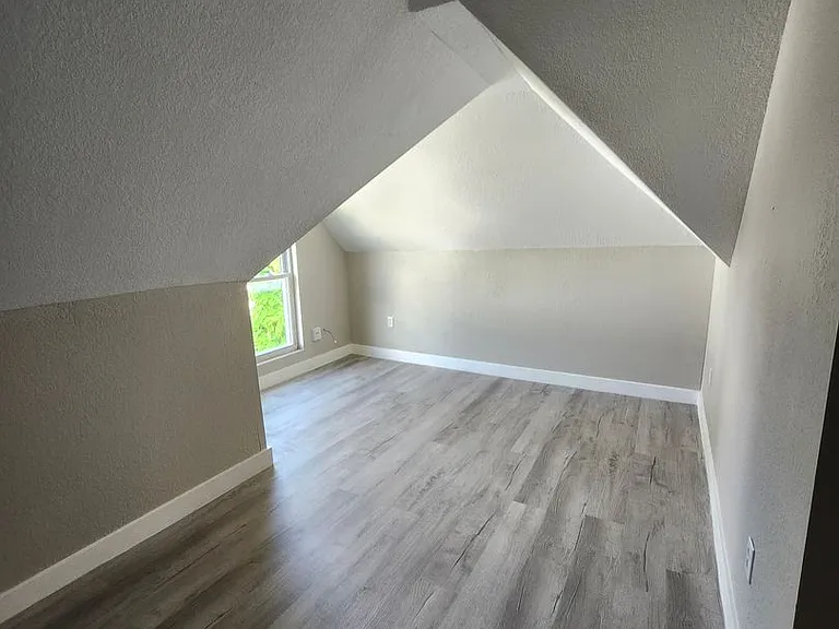 203 W Morrison St — Photo 10