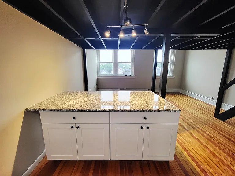 425 S Franklin St #32 — Photo 6