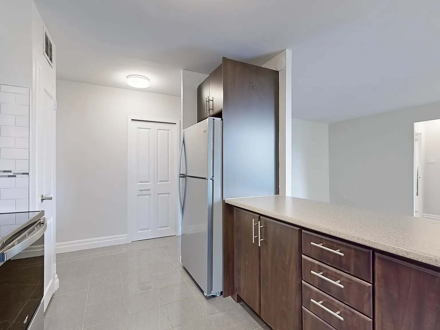 60 Exeter Road — Photo 4