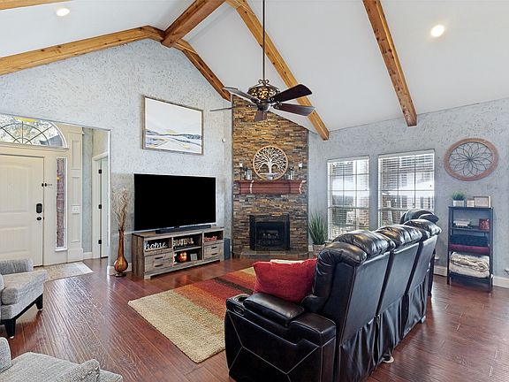 4th image of 4512 Angelina Way