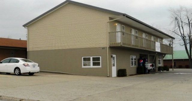 1st image of 419A Gibson Ln