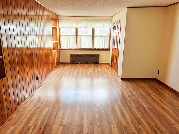 4th image of 5960 61st St Floor 2