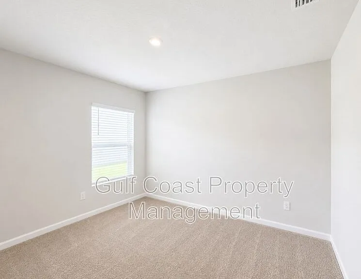 810 172nd Ct E — Photo 9