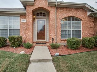 306 Buffalo Creek Dr, Desoto, TX 75115