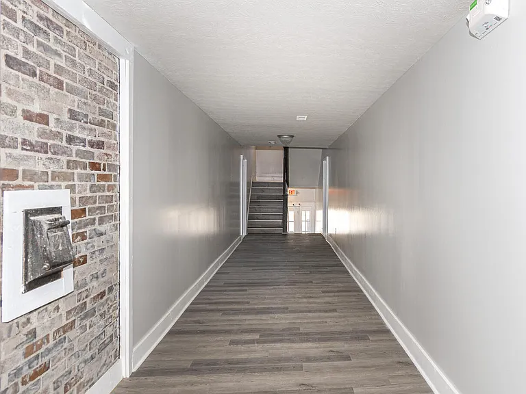 5143 E Washington St #201 — Photo 8
