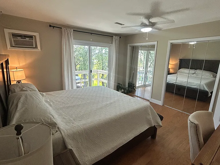 510 Saint Charles Ct — Photo 2