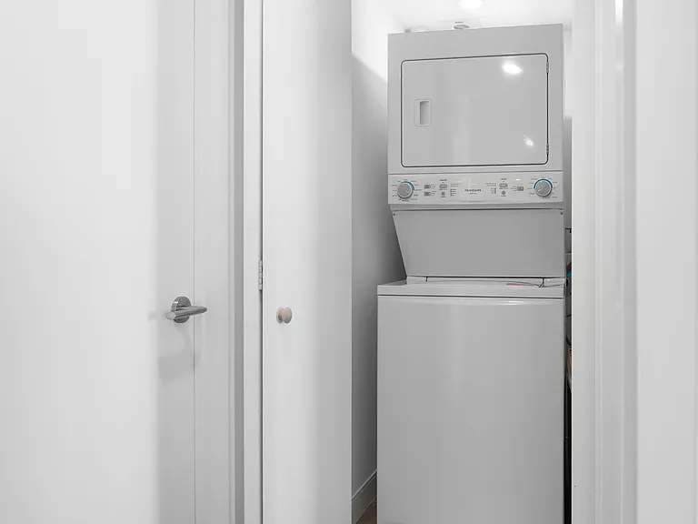 100 Manett Cres #415 — Photo 6