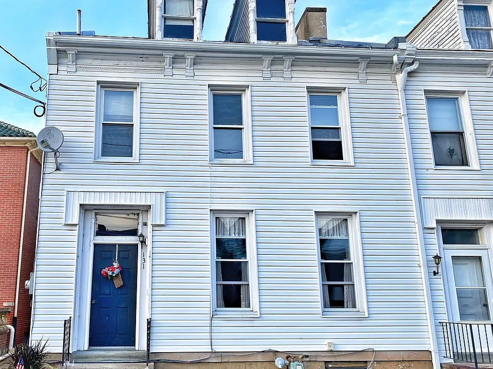 131 E Market St #102