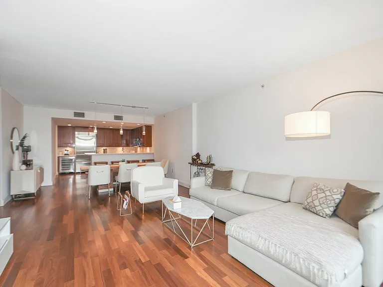 8100 River Rd #601 — Photo 9