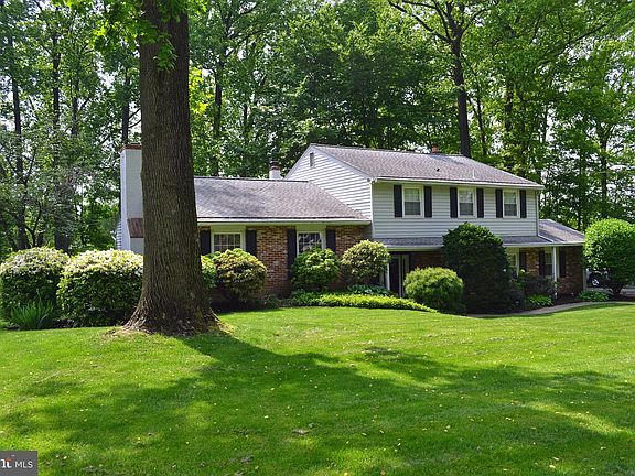 2nd image of 18 Northwood Dr