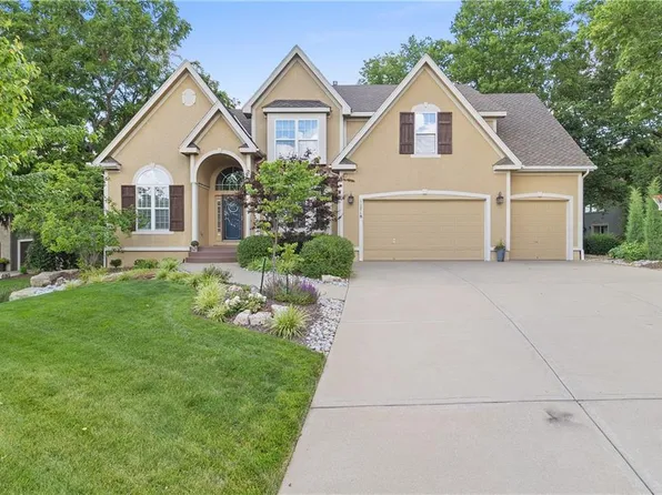 11718 S Lewis Dr, Olathe, KS 66061