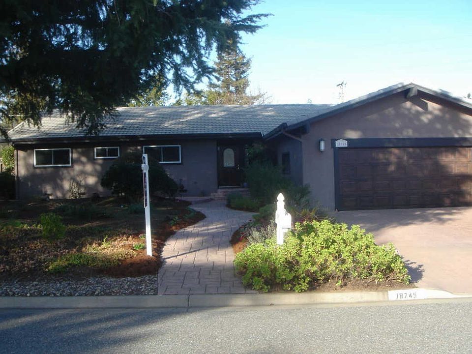 1st image of 18745 Casa Blanca Ln