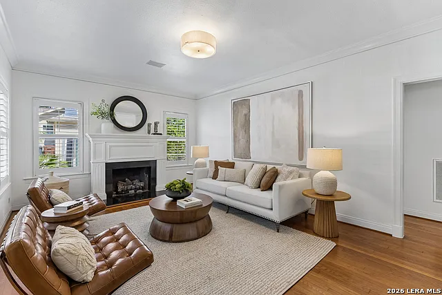 120 Lamont Ave — Photo 22