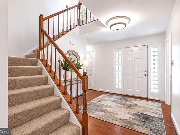 4th image of 10605 Ashford Cir