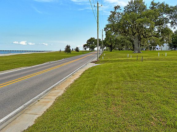 3rd image of 614 N Beach Blvd