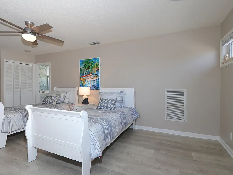 400 Seaside Ln — Photo 22