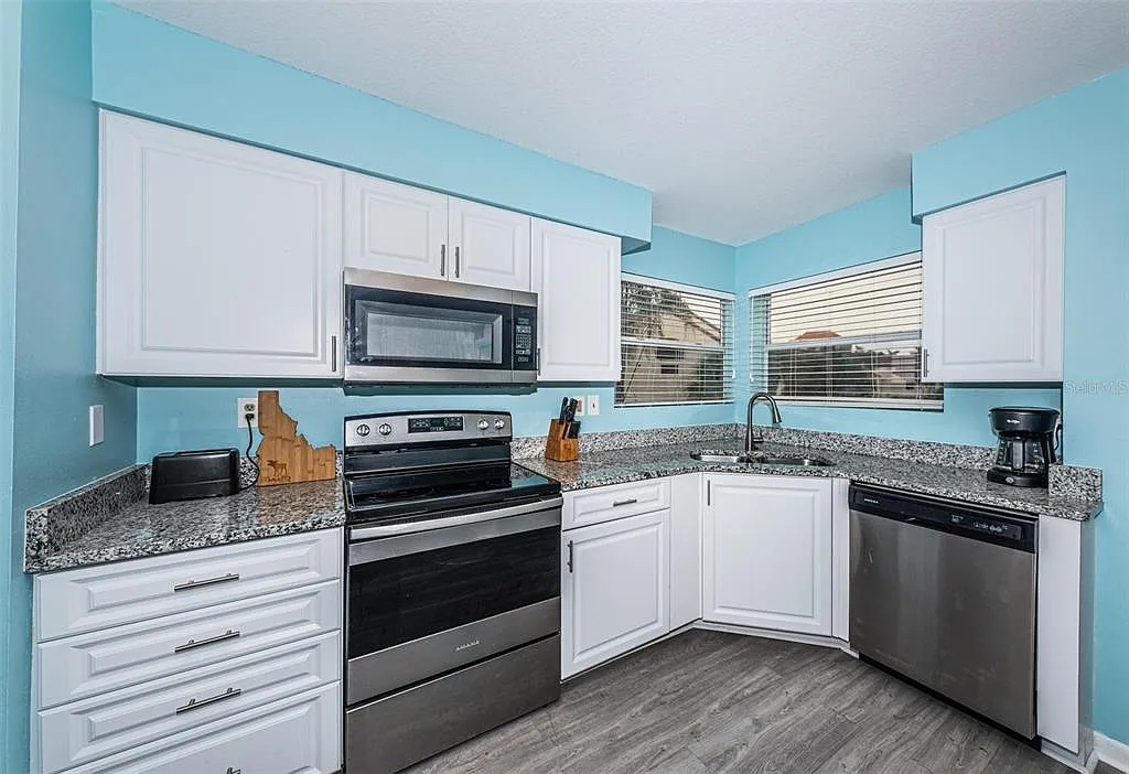 2 bed, 2.0 bath, 1070 sqft, $1,850 — Photo 3