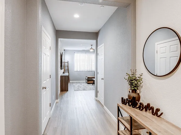 1303 Niemann St — Photo 10