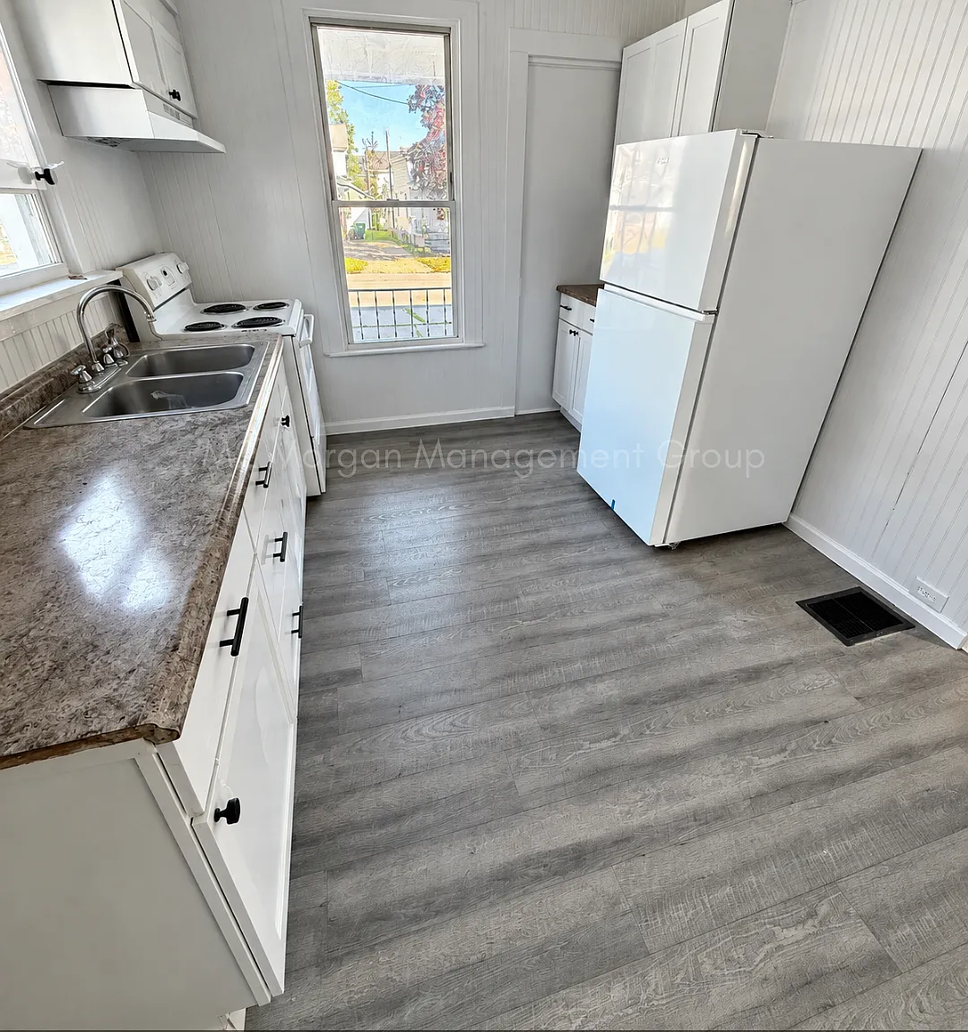 50-52 E 7th St - Apt 1 Lower — Photo 2