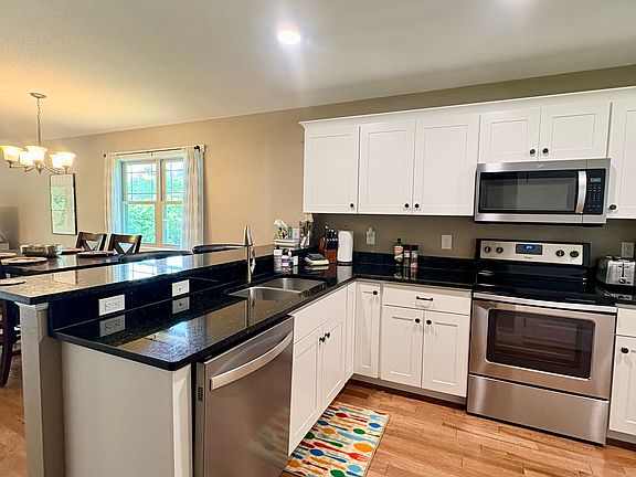 5th image of 5 City View Dr