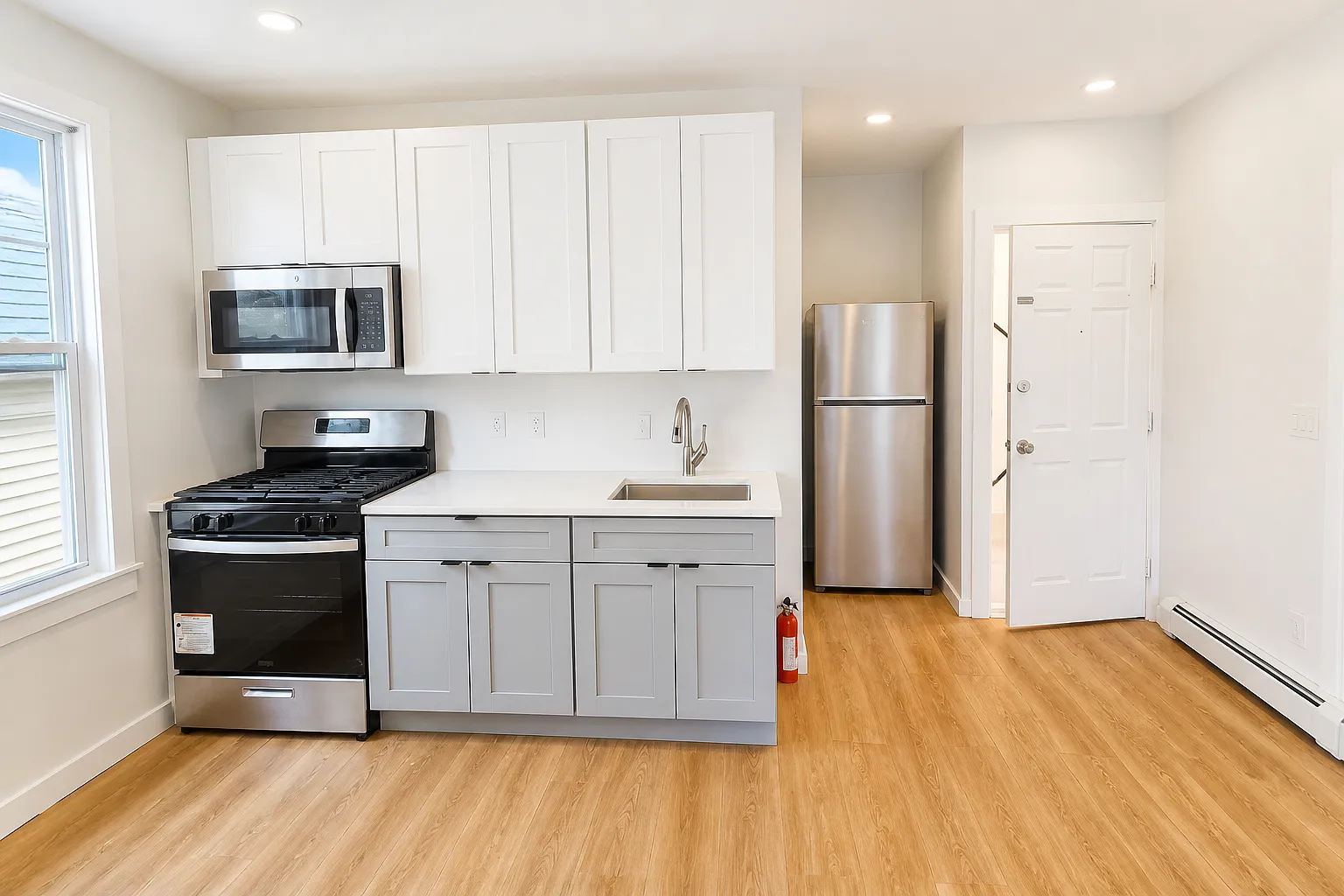 3 bed, $2,450 — Photo 2