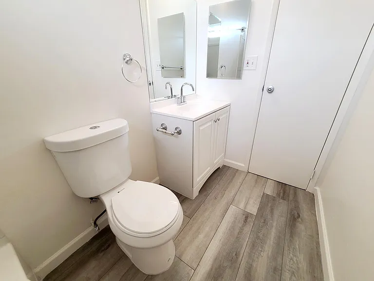 206 N Myers St #C — Photo 18