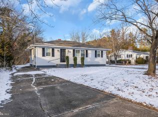 1061 Clayton Rd, Williamstown, NJ 08094