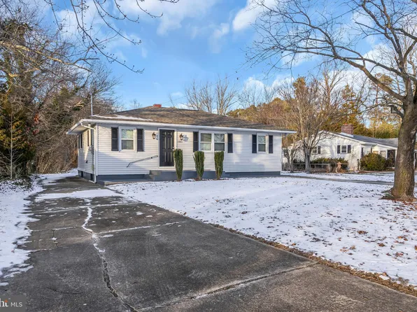 1061 Clayton Rd, Williamstown, NJ 08094