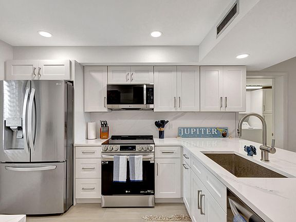 4th image of 501 S Seas Dr APT 202