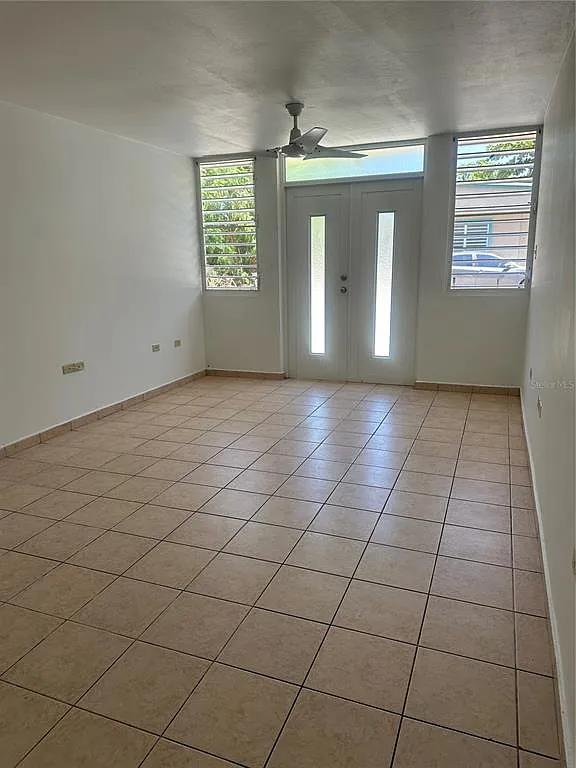 2 bed, 3.0 bath, $1,000 — Photo 3