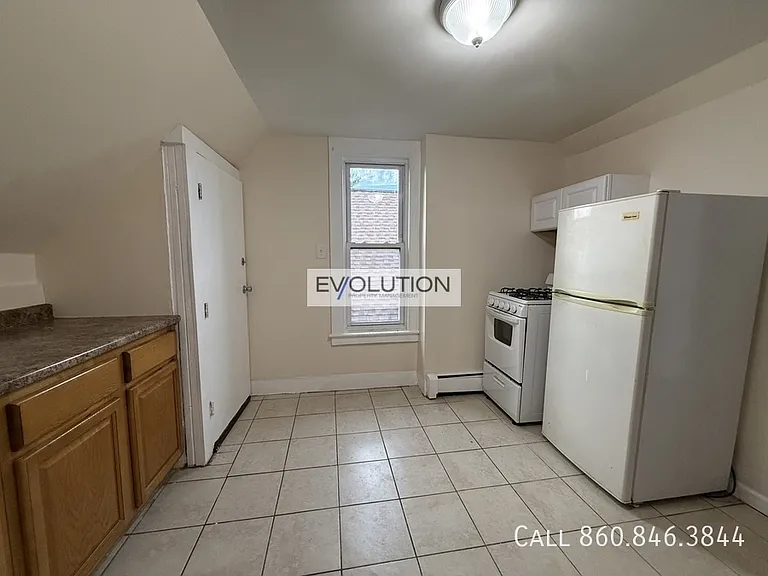57 Franklin Ave #3 — Photo 6