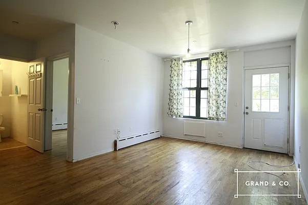 Rented by Grand & Co. | media 23