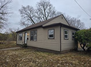 130 Saint Albans St, Waterloo, IA 50703