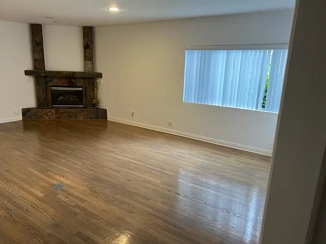 2 bed, 1500 sqft, $4,150 — Photo 3