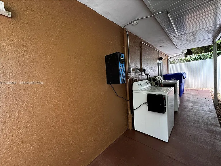 1043 NW 33rd St #FRONT — Photo 30