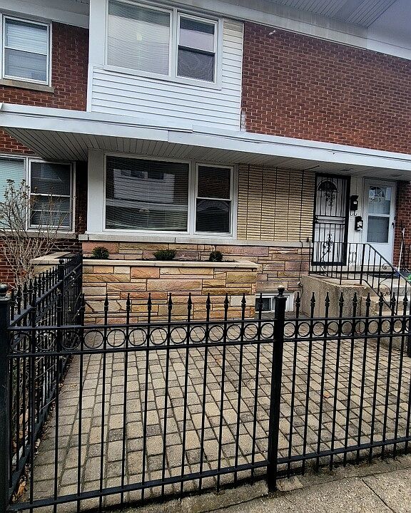 1st image of 5411 N Artesian Ave #A