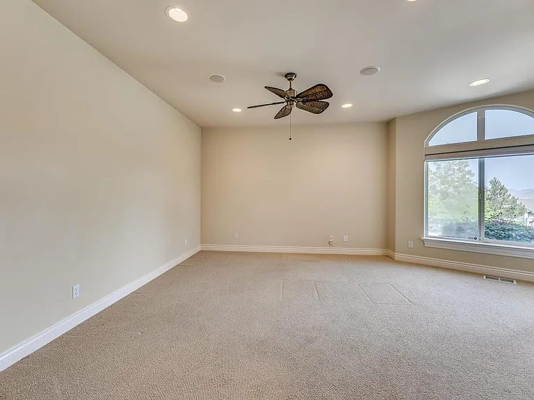 1039 Mountain Air Ct — Photo 34