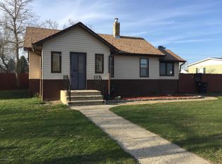 304 3rd Ave E, Ray, ND 58849