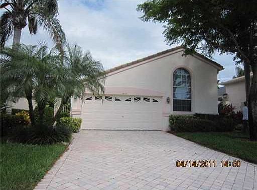 1st image of 4714 Carlton Golf Dr