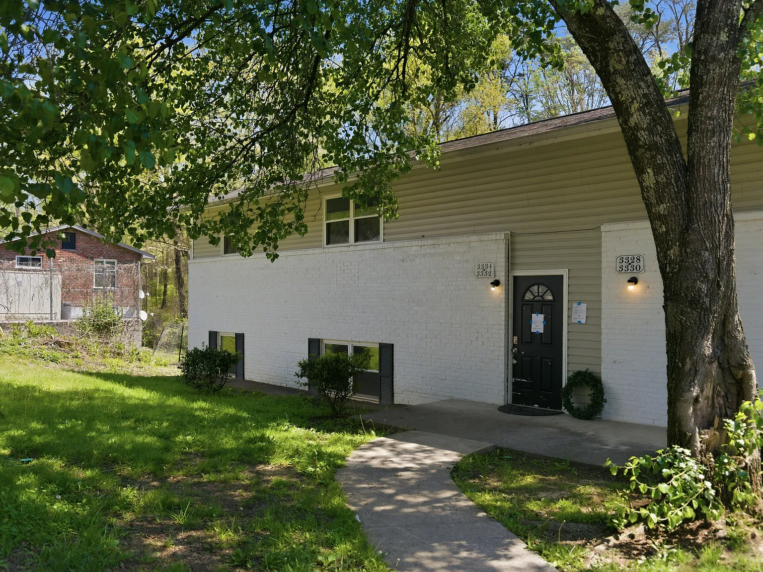 Golf View Apartments — Photo 2