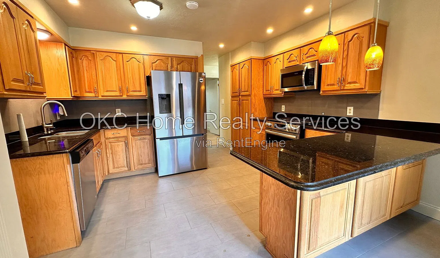 3 bed, 2.0 bath, 1445 sqft, $1,795 — Photo 4