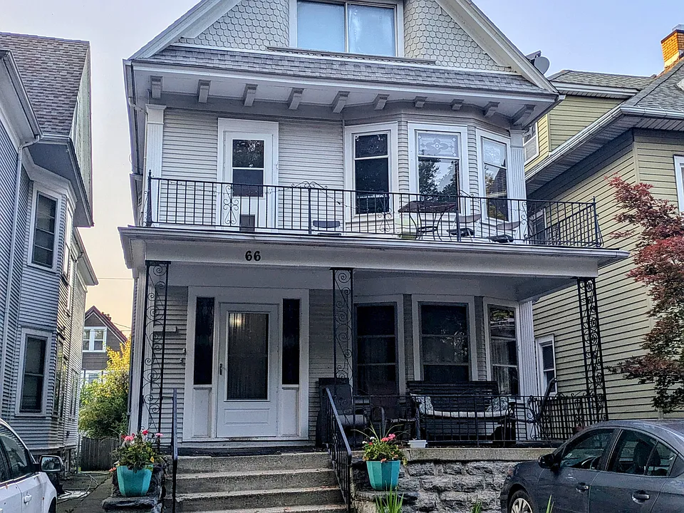 66 Ardmore Pl #1