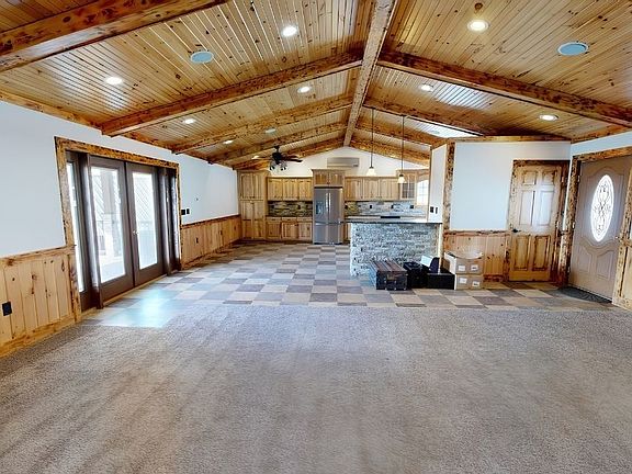 3rd image of 511 Clover Run Rd