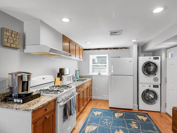 139 Pleasant St