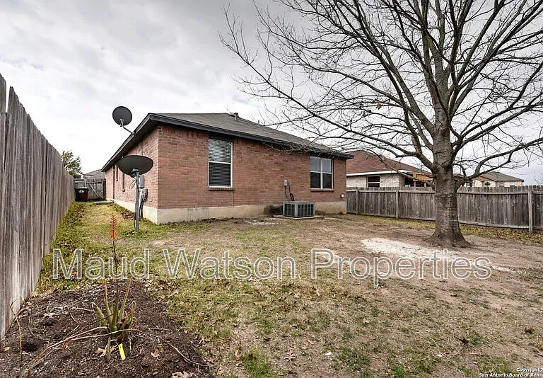 10727 N Shaenridge — Photo 20