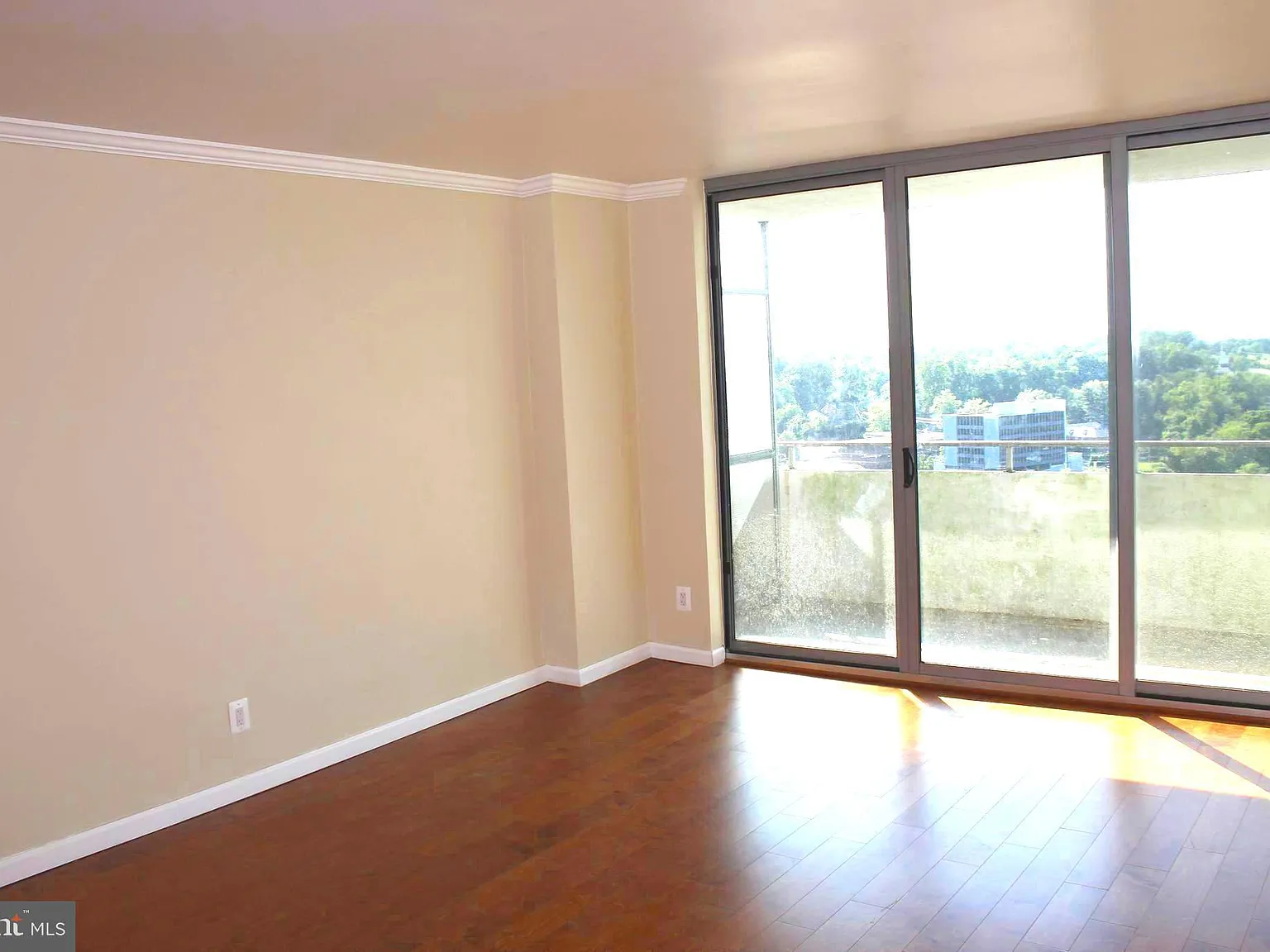 2 bed, 2.0 bath, 1336 sqft, $2,900 — Photo 3